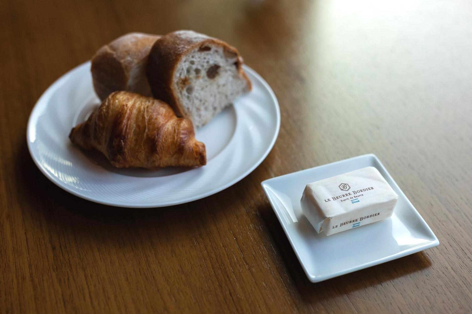 The Gate Hotel Tokyo By Hulic Bagian luar foto Croissant and pain au chocolat