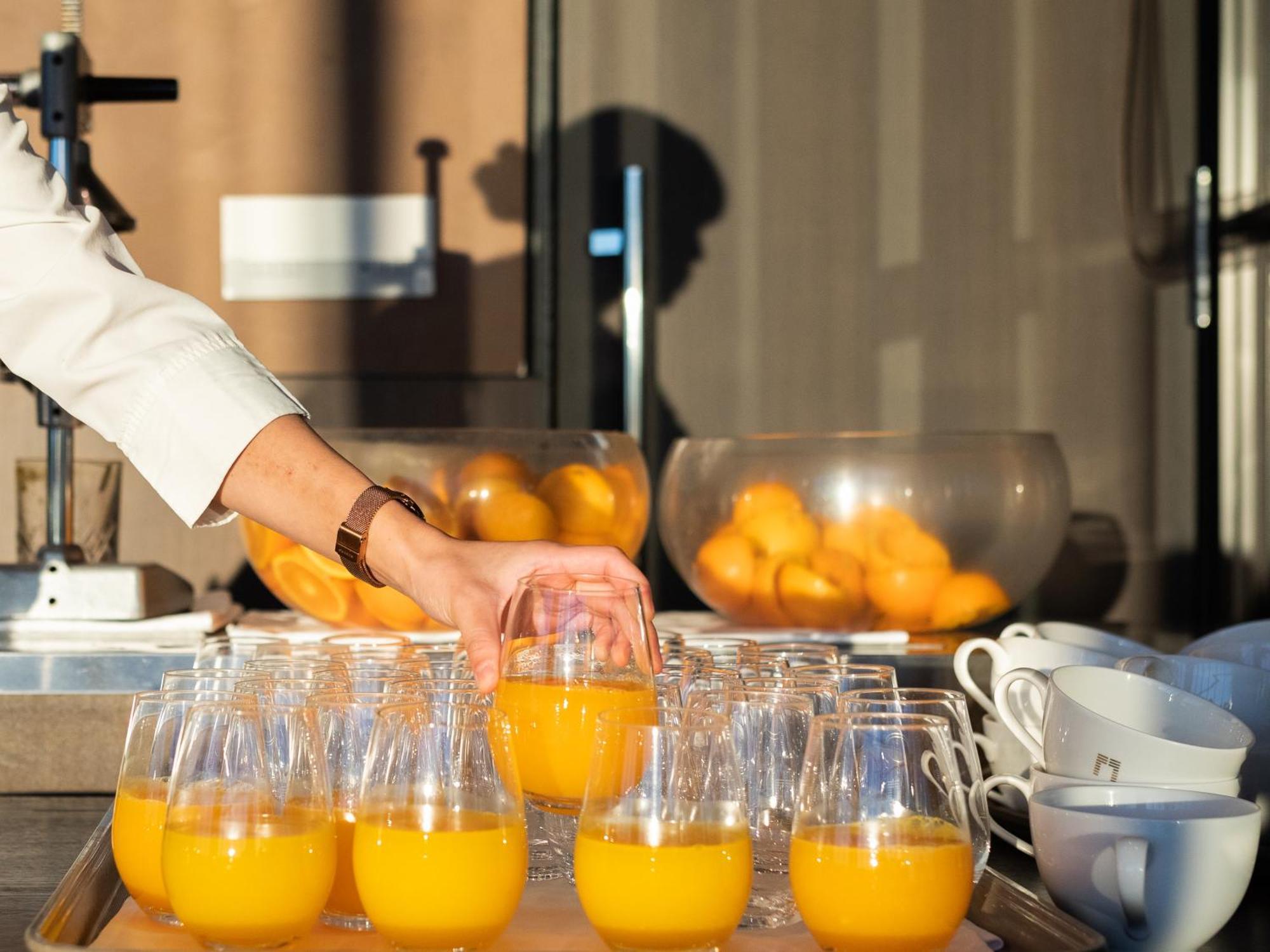 The Gate Hotel Tokyo By Hulic Bagian luar foto Orange juice